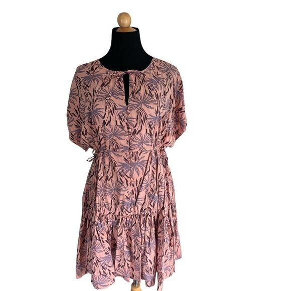 MADEWELL Button-Front Tiered Dress in Oasis Palms size medium. Retails $138 - Picture 6 of 16